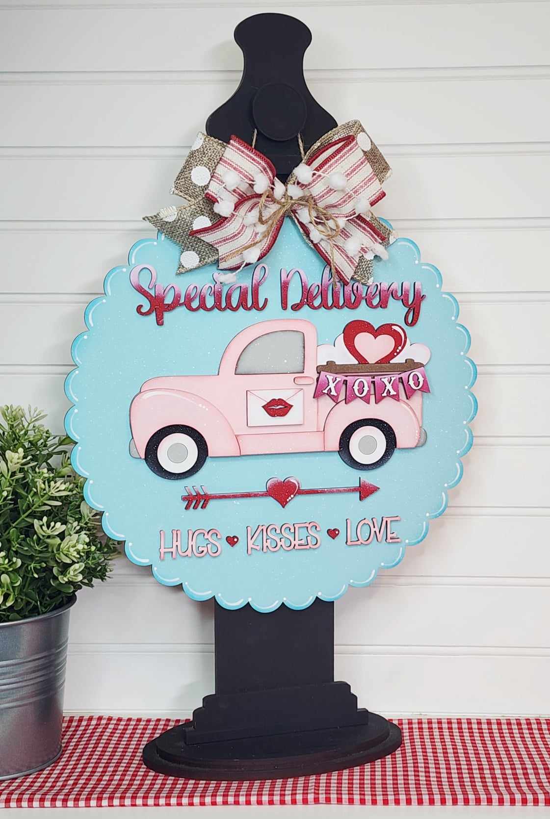 Hugs & Kisses Door Hanger DIY Kit